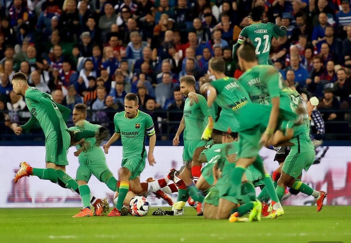 巴塞罗那VS埃瓦尔：梅西领衔进球盛宴，战术解析与经典瞬间回顾(图3)