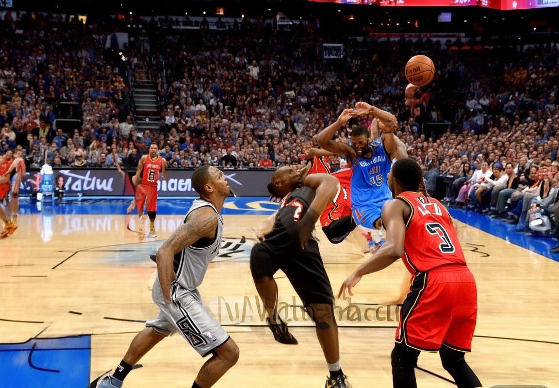 2015-2016 NBA赛季马刺VS雷霆巅峰对决回顾