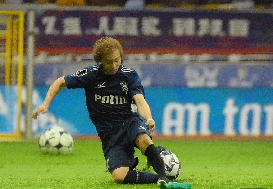 巴黎圣日耳曼VS拜仁慕尼黑：巅峰对决背后的足球史诗(图2)